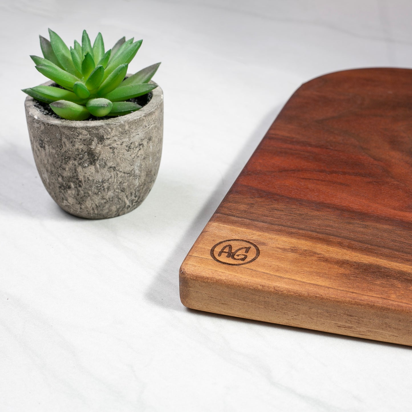 9.25" Walnut Cutting Board