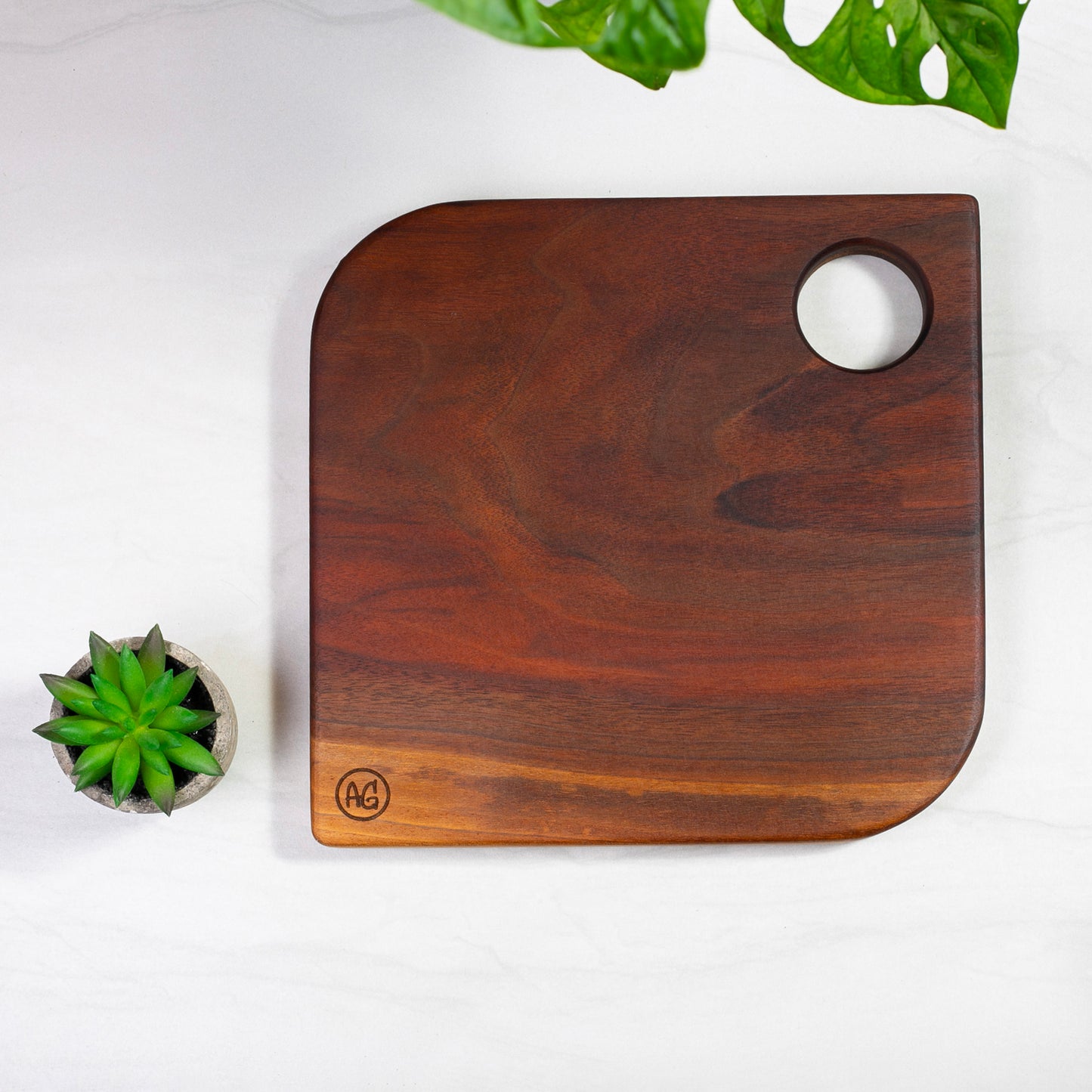 9.25" Walnut Cutting Board